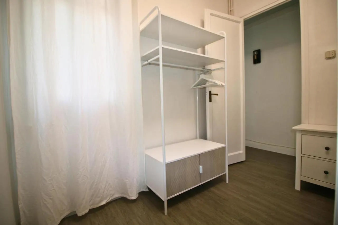 Apartment In The Centre Perfect For Long Term Barcelone 0*,